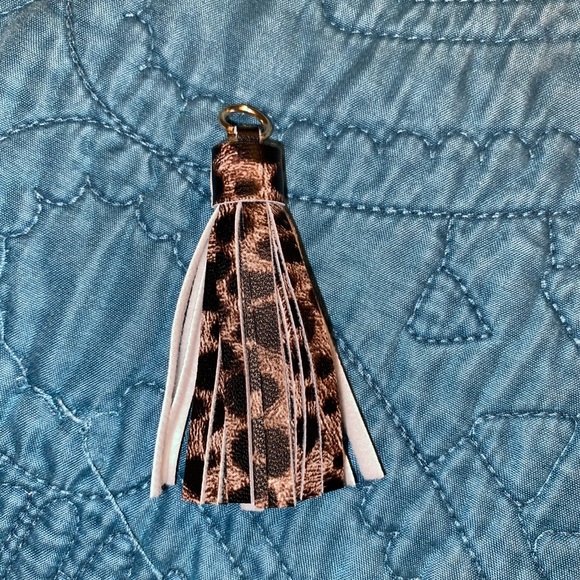 Leopard Bangle Bracelet Keyring - Picture 7 of 12